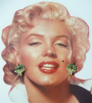 Picture of Vintage Gold Tone Rhinestone Clip On Earrings