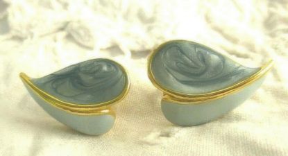 Picture of Vintage Gold Tone Blue Enamel Heart Clip Earrings