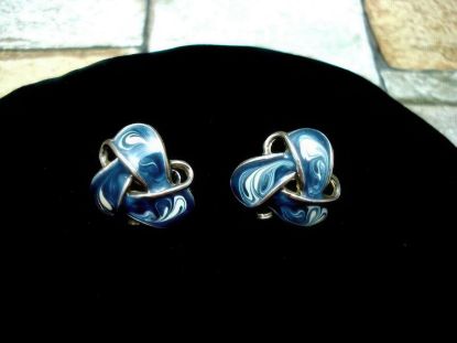 Picture of Vintage Silver Tone Clip On Earrings Eternity Knot